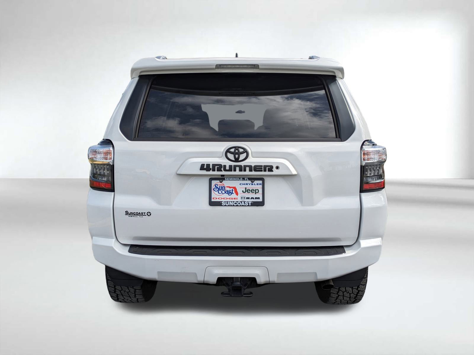 2018 Toyota 4Runner SR5 photo 4