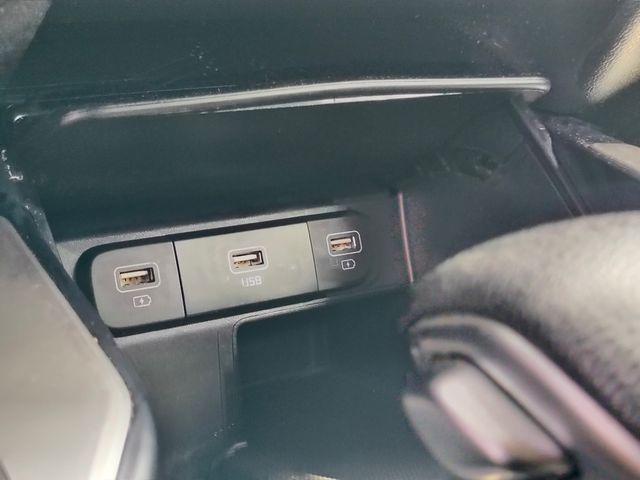 2022 Kia Sorento LX photo 8