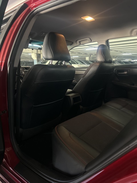 2017 Toyota Camry SE photo 4