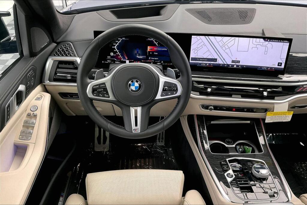 2025 Bmw X7 M60i photo 3