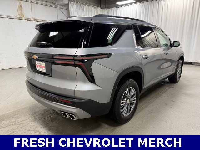 2025 Chevrolet Traverse photo 3