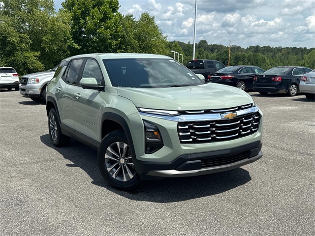 2025 Chevrolet Equinox LT photo 2