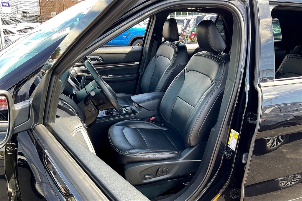 2019 Ford Explorer Limited photo 23