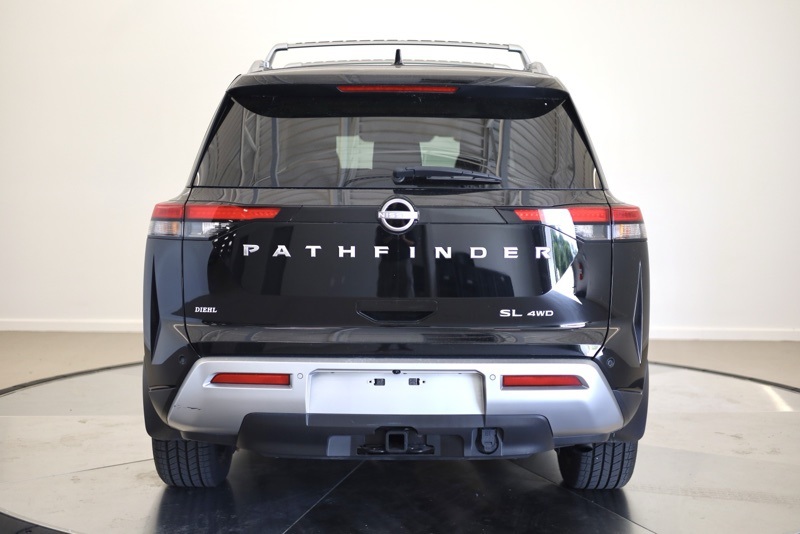 2024 Nissan Pathfinder SL photo 3