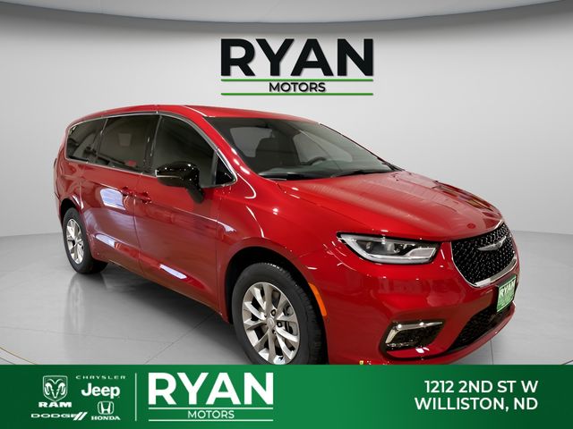 2026 Chrysler Pacifica Select's photo