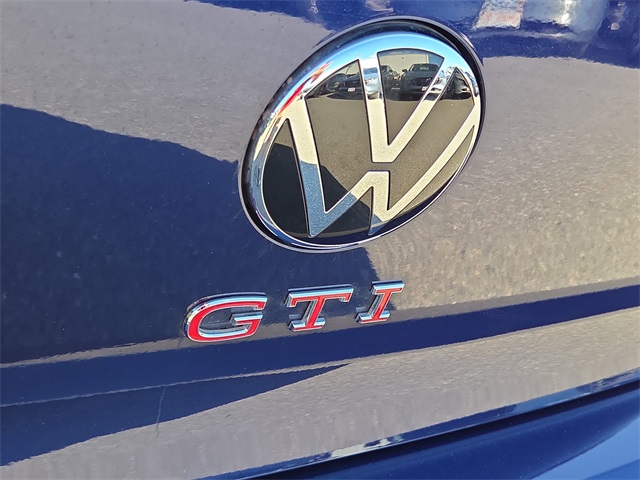 2024 Volkswagen Golf GTI SE photo 5