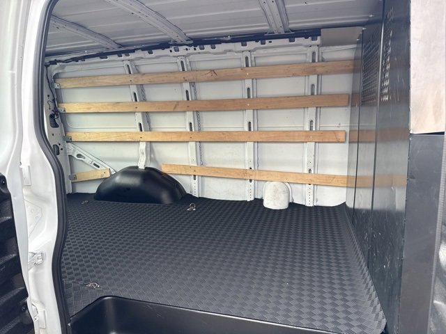 2023 Gmc Savana Cargo 2500 photo 22