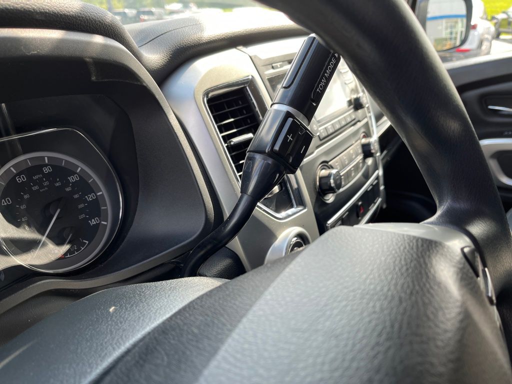 2018 Nissan Titan S photo 21