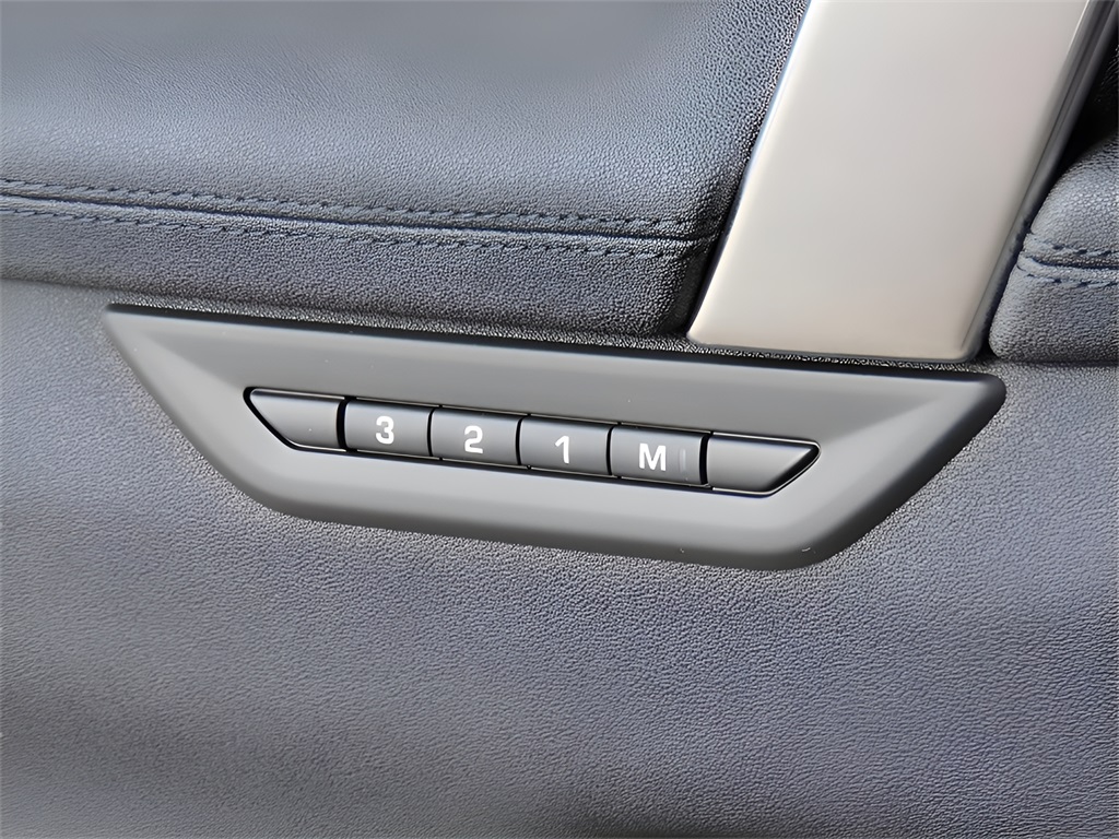 2025 Land Rover Discovery Sport S photo 41