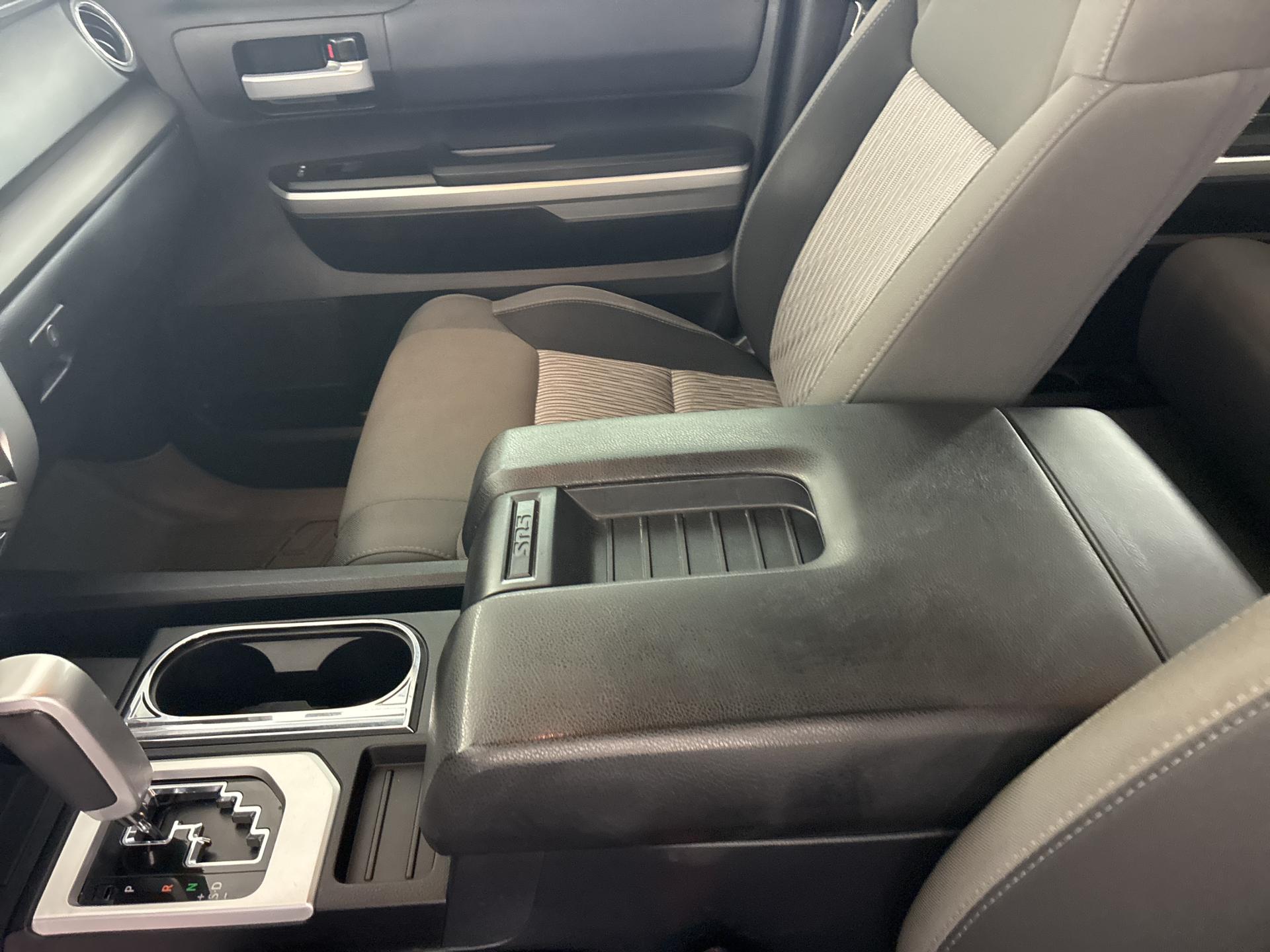2017 Toyota Tundra SR5 photo 15