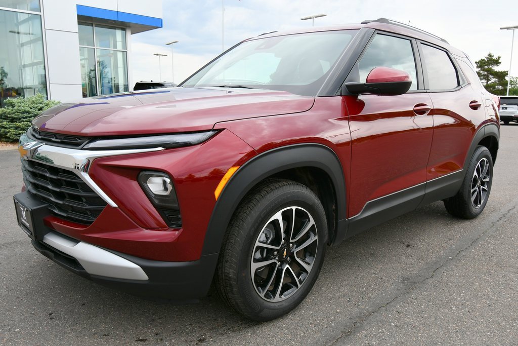 2025 Chevrolet Trailblazer LT photo 2