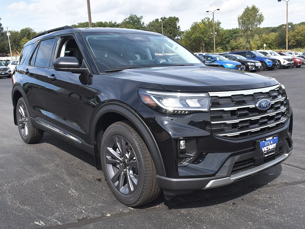 2025 Ford Explorer photo 13