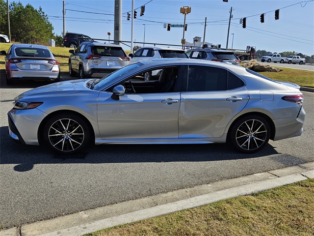 2023 Toyota Camry SE photo 4