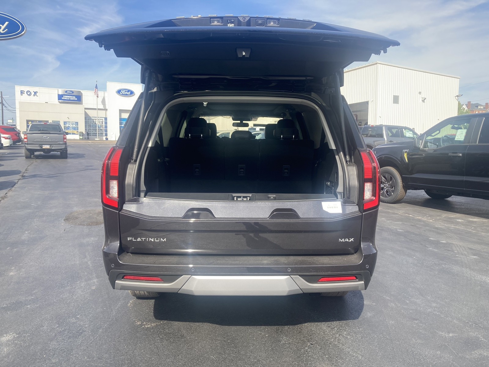 2025 Ford Expedition Platinum MAX photo 5