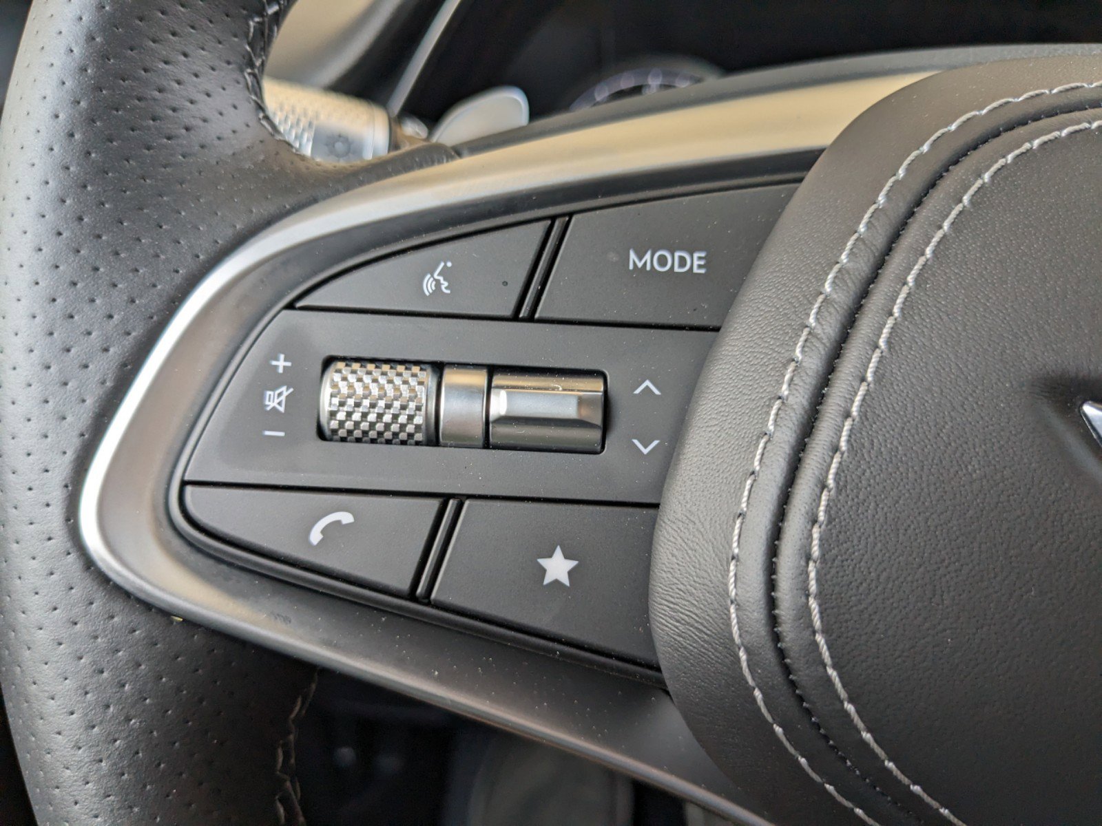 2024 Genesis GV70 3.5T Sport photo 21
