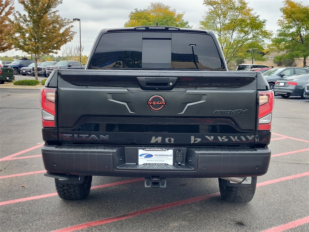 2024 Nissan Titan PRO-4X photo 4