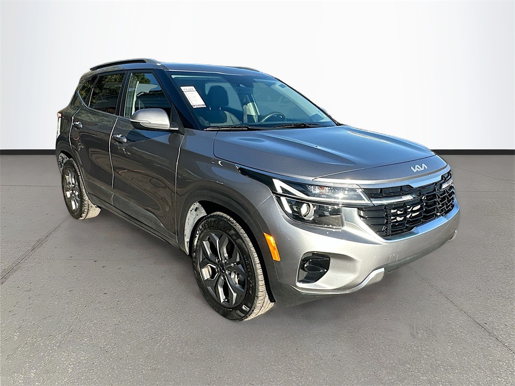 2024 Kia Seltos S's photo