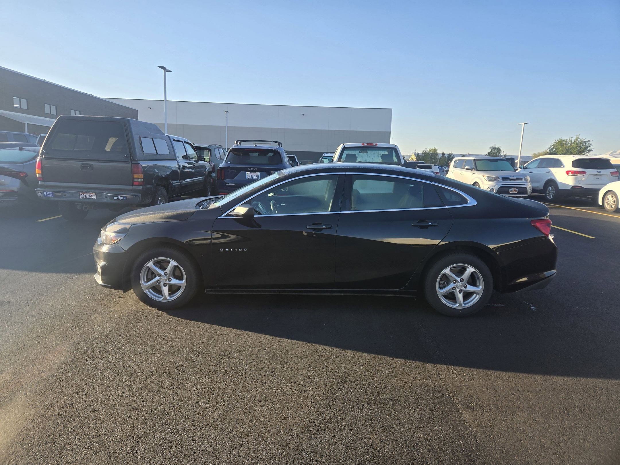 2018 Chevrolet Malibu LS photo 2