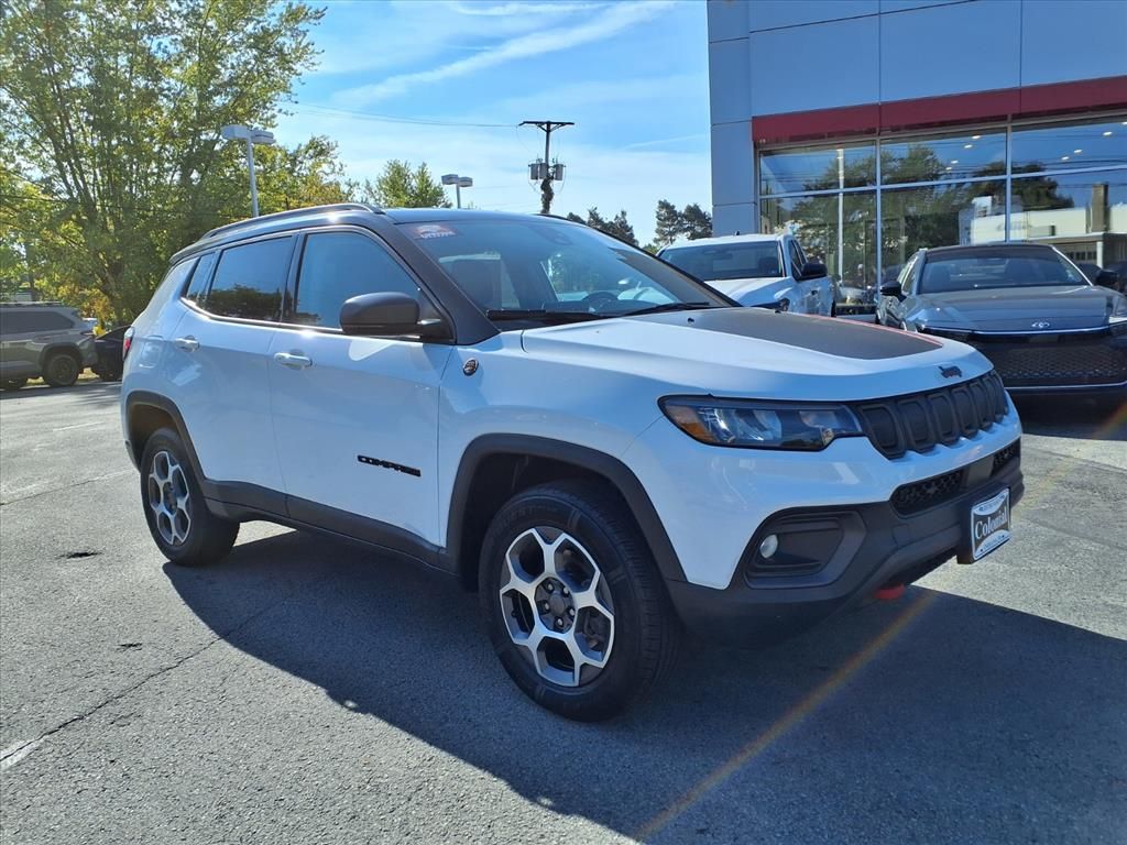 2022 Jeep Compass Trailhawk photo 2