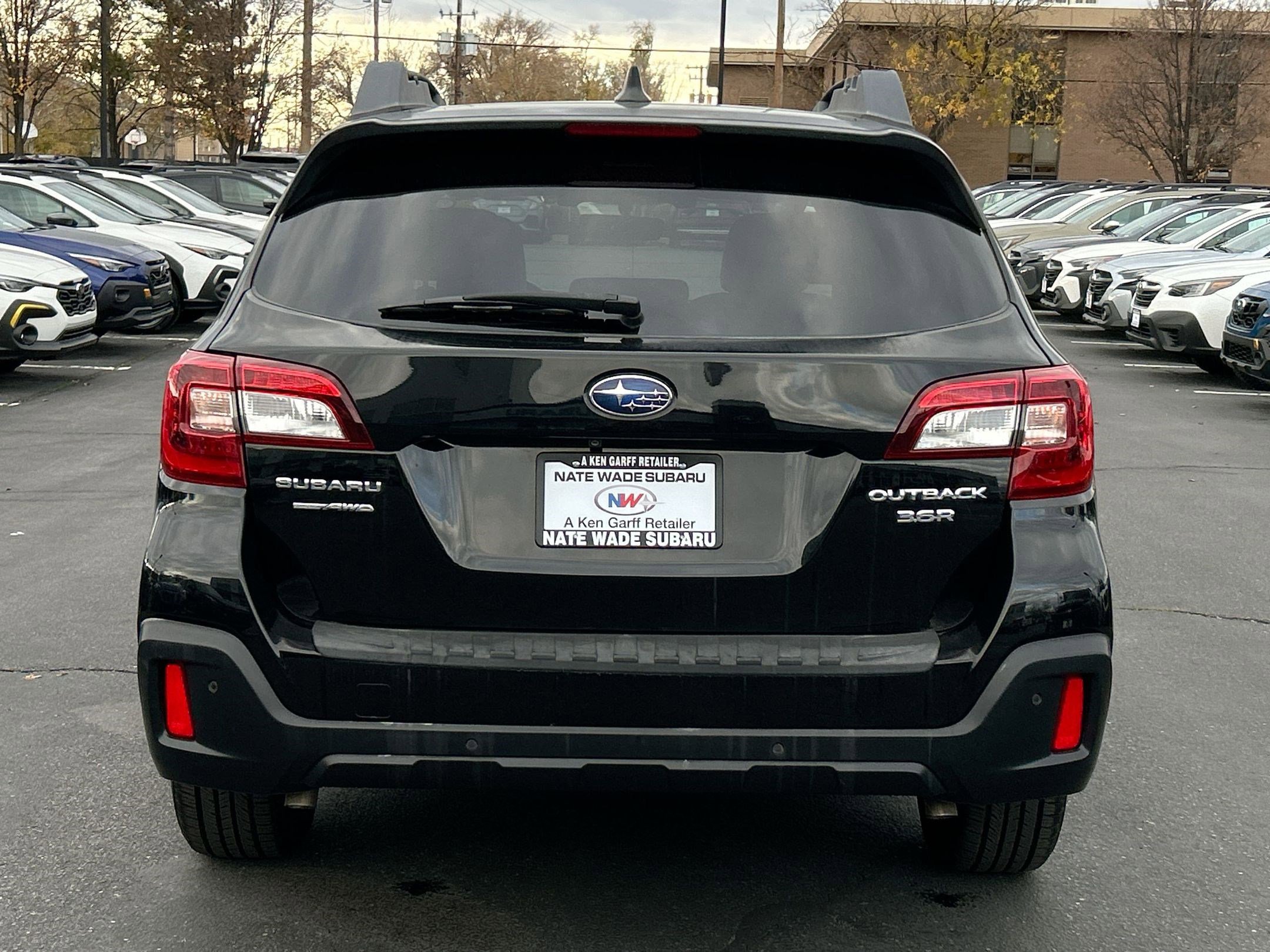 2018 Subaru Outback Limited photo 3