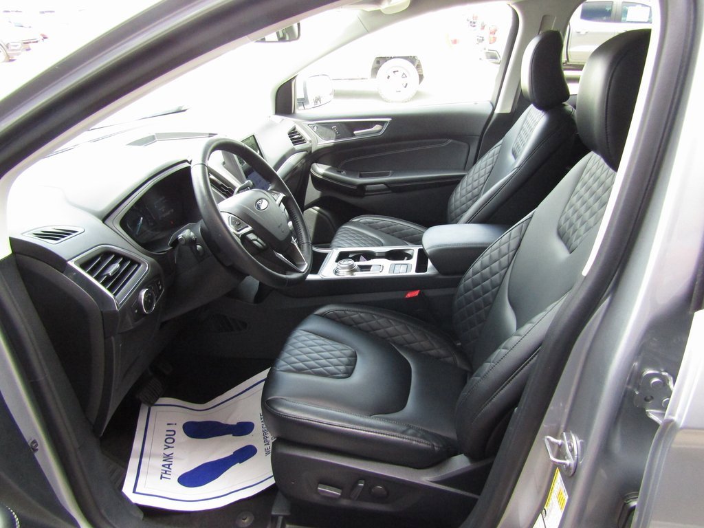 2024 Ford Edge Titanium photo 18