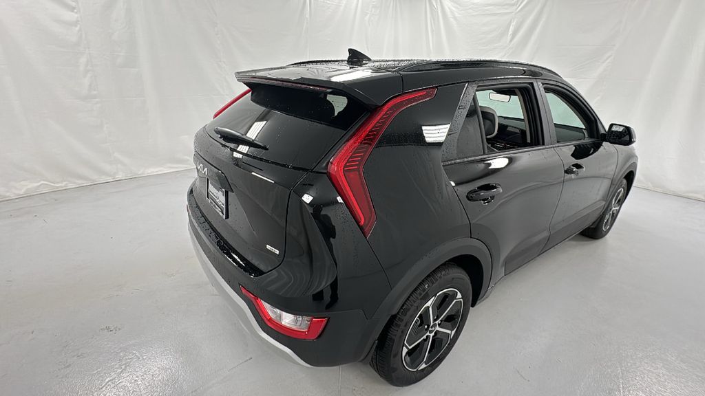2025 Kia Niro EX photo 3
