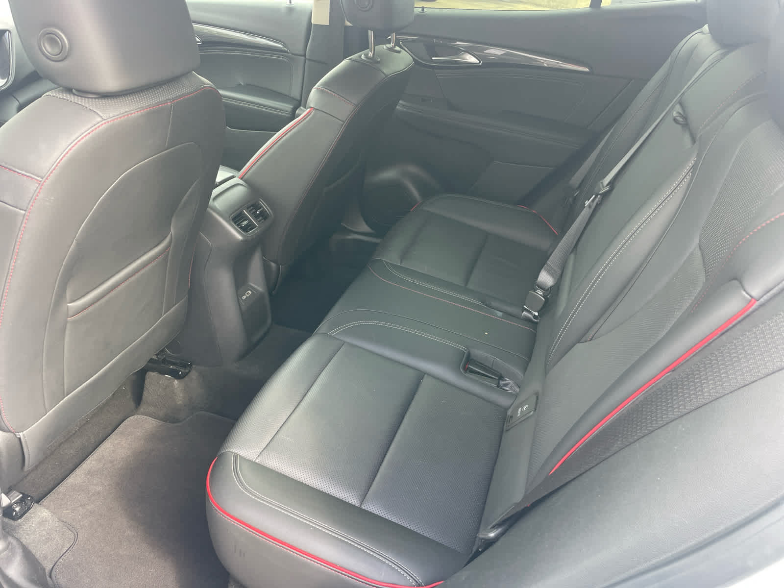 2023 Buick Envision Essence photo 10
