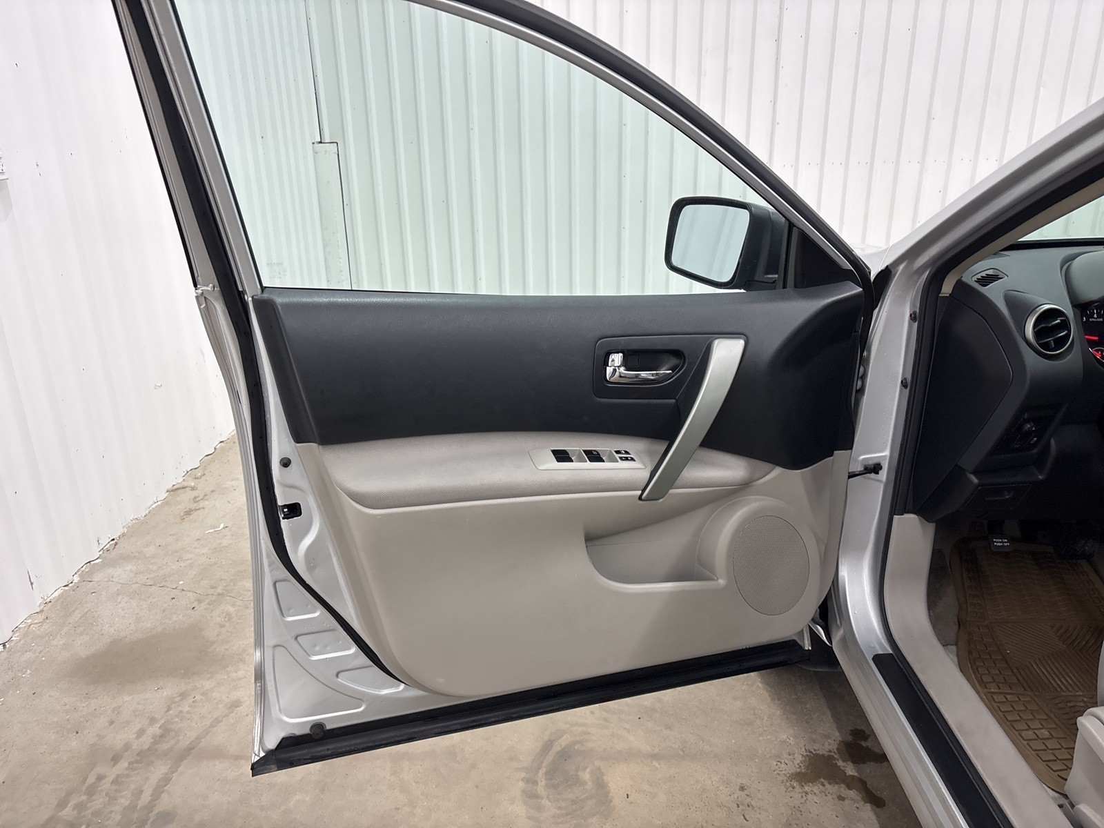 2014 Nissan Rogue Select S photo 18