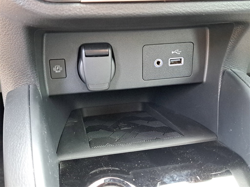 2025 Nissan Versa 1.6 SV photo 27