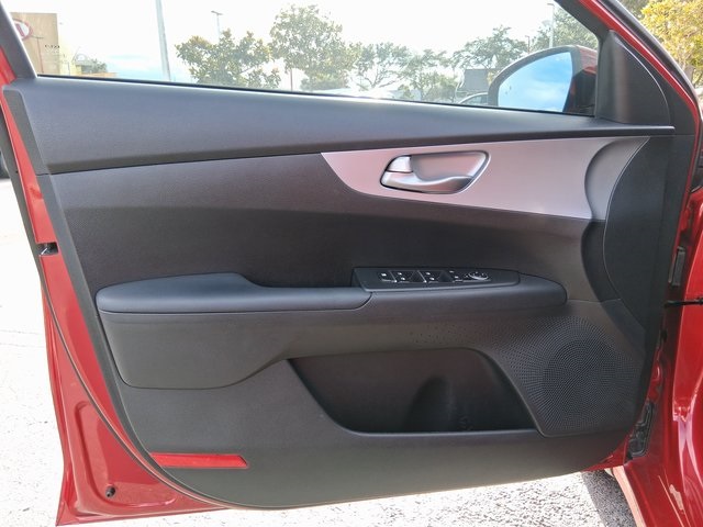 2023 Kia Forte LXS photo 12