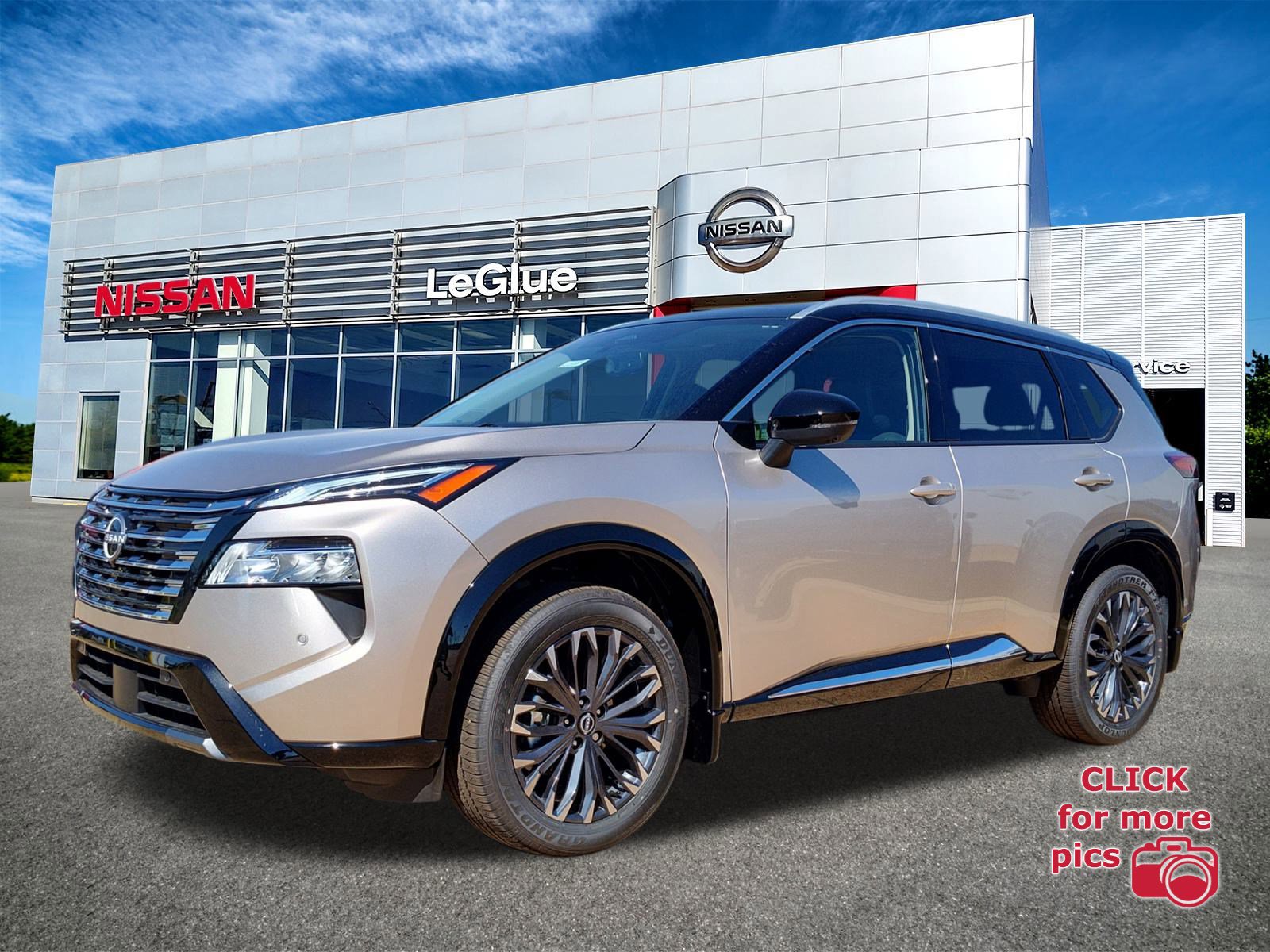 2026 Nissan Rogue Platinum's photo