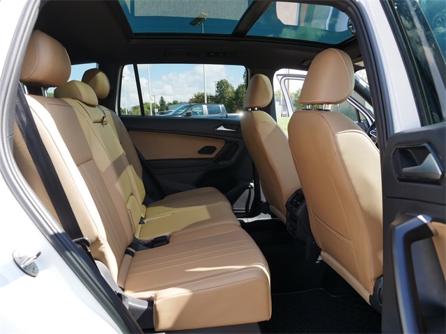 2023 Volkswagen Tiguan SE R-Line Black photo 18