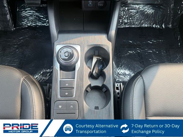 2022 Ford Escape SEL photo 17