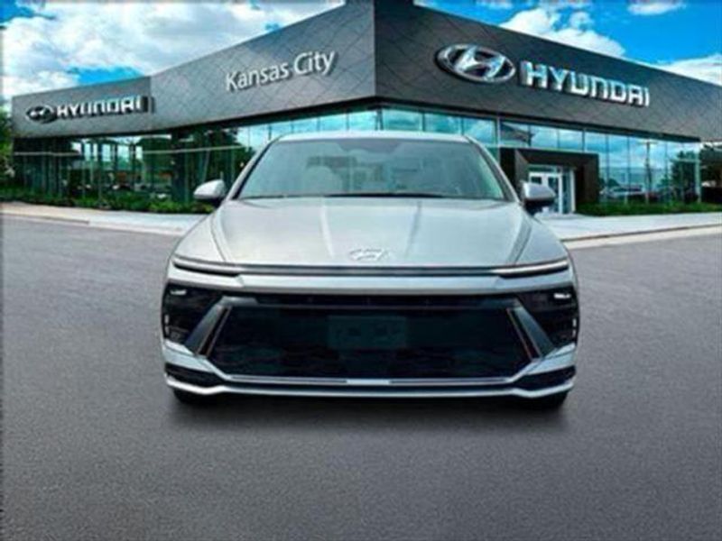 2024 Hyundai Sonata Hybrid SEL photo 4