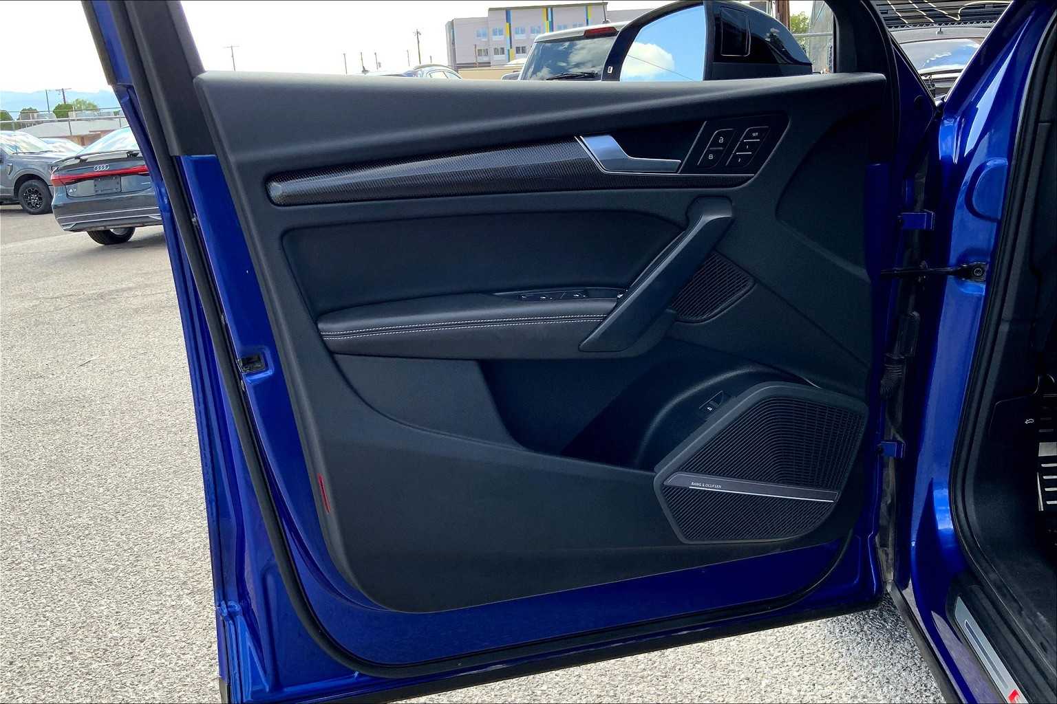 2023 Audi SQ5 Prestige photo 18