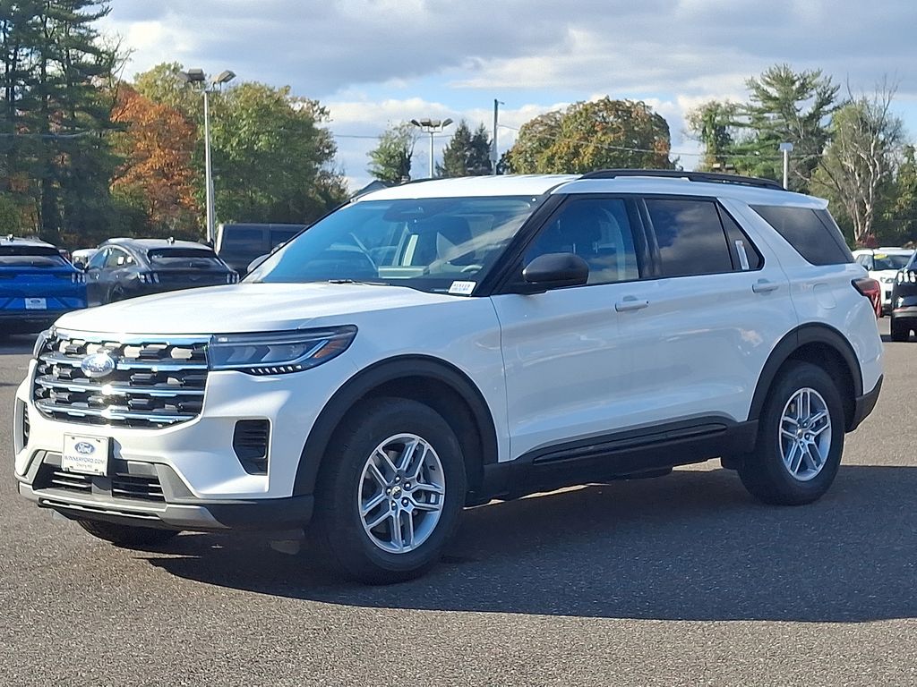 2026 Ford Explorer photo 2