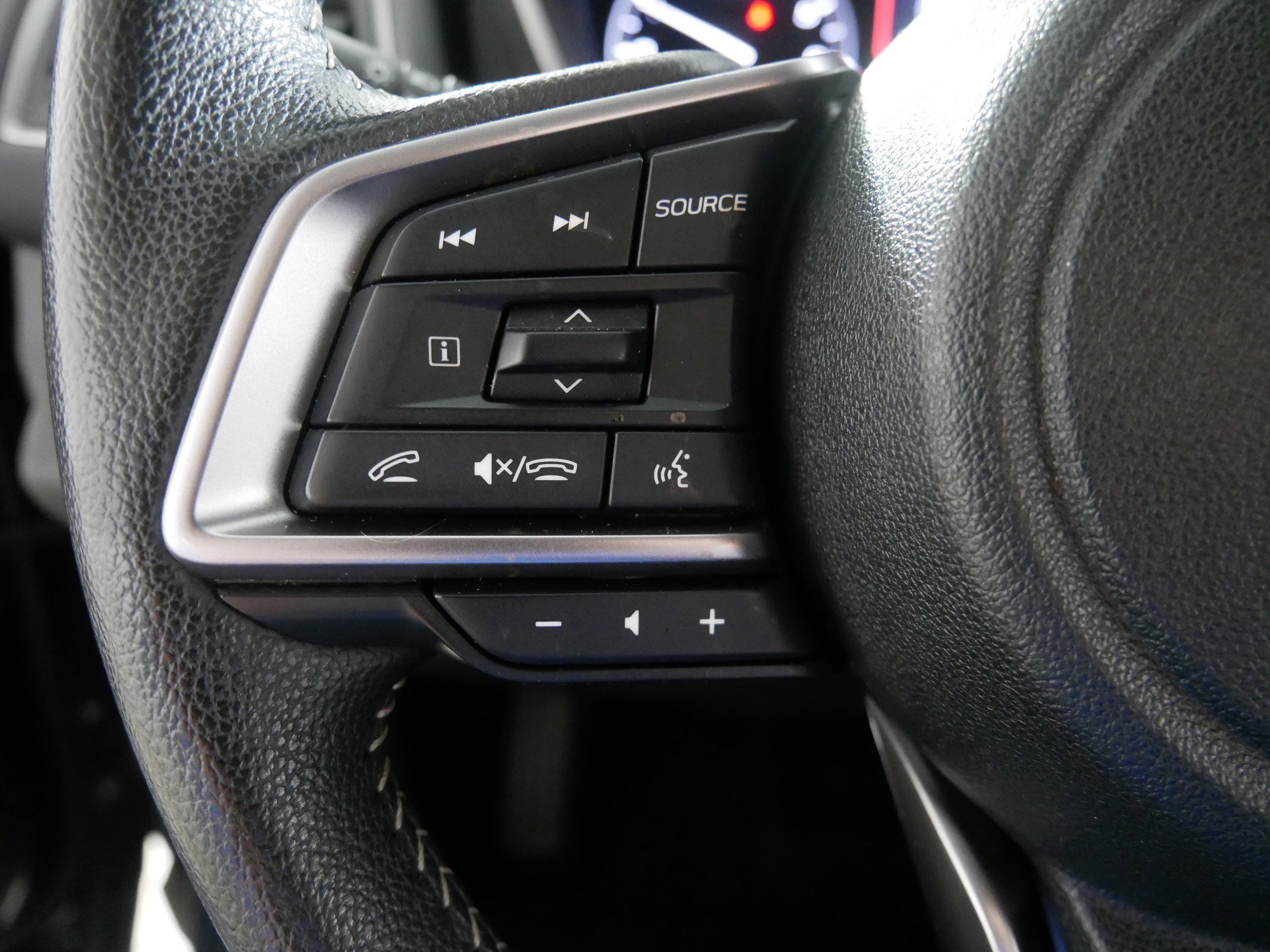 2023 Subaru Ascent Limited photo 27
