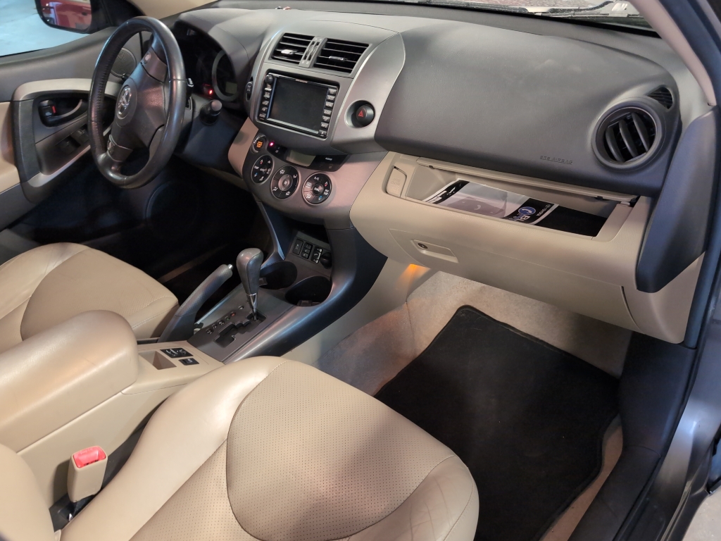 2010 Toyota RAV4 Limited photo 25