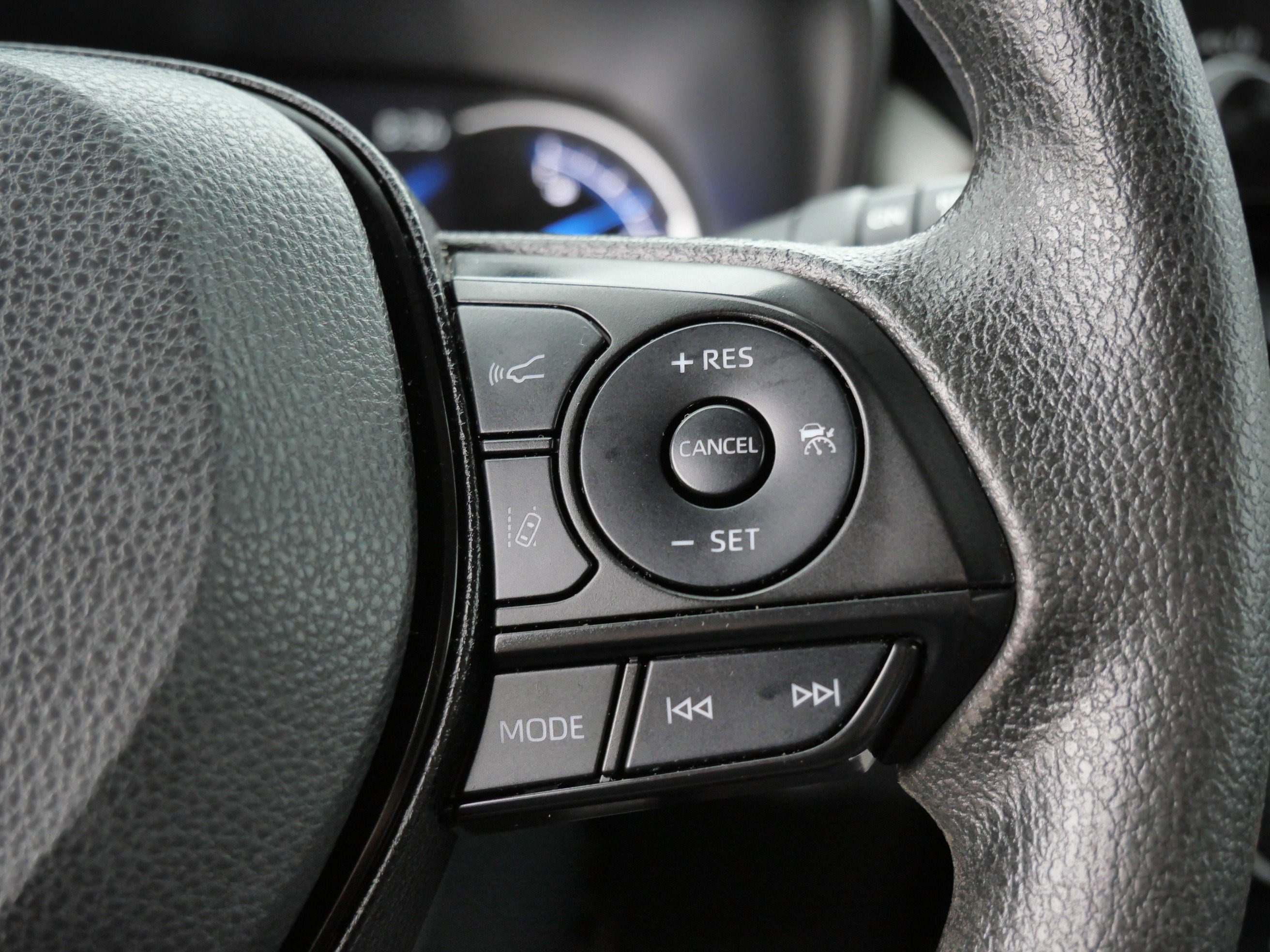 2023 Toyota RAV4 Hybrid XLE photo 26