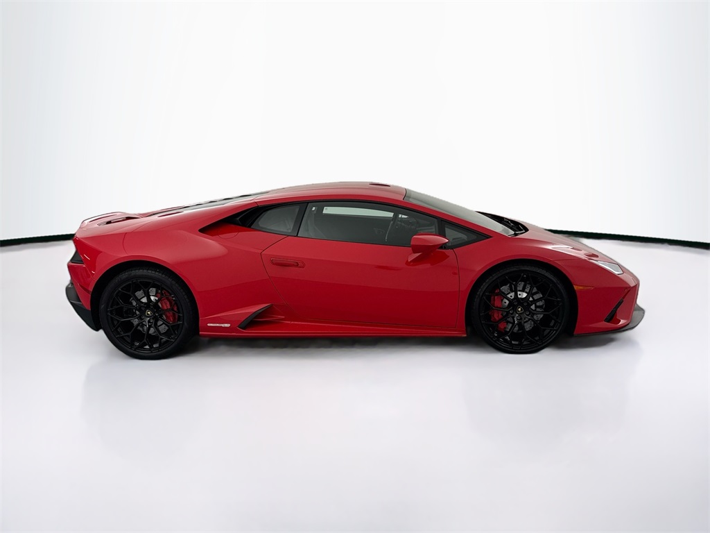 2022 Lamborghini Huracan Evo Base photo 4
