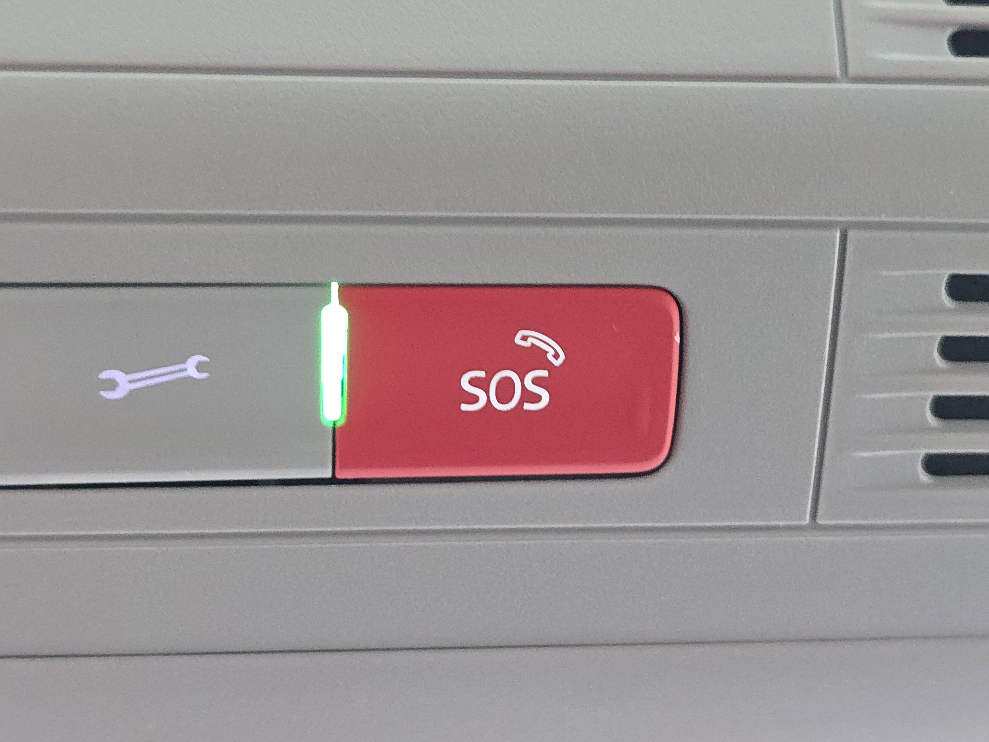 2023 Volkswagen Tiguan SE photo 4