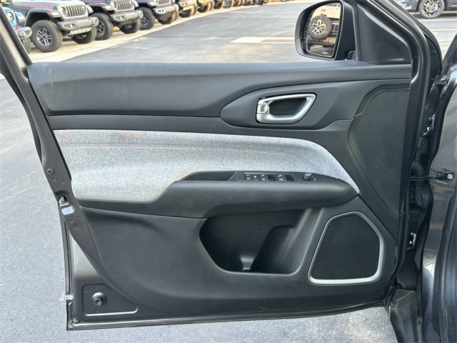 2022 Jeep Compass Latitude Lux Altitude photo 28