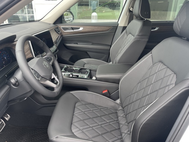 2025 Volkswagen Atlas SEL Premium R-Line photo 14