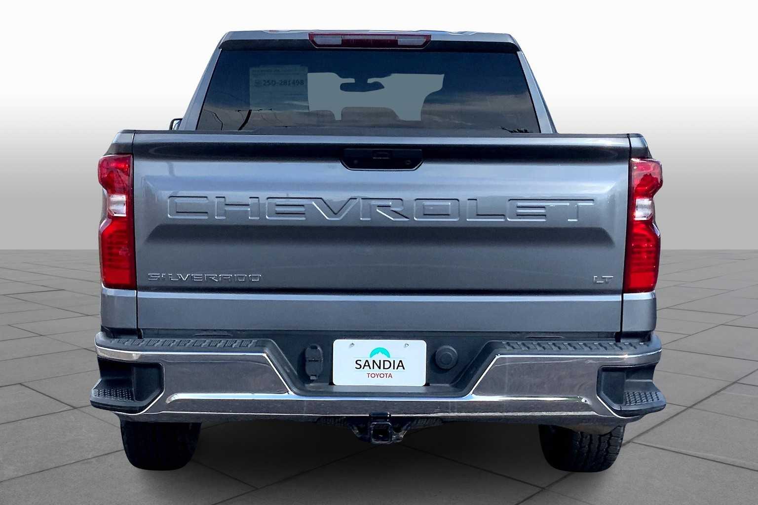 2021 Chevrolet Silverado 1500 LT photo 4
