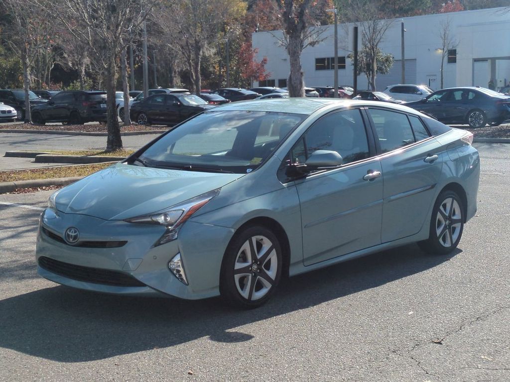 2017 Toyota Prius Four's photo
