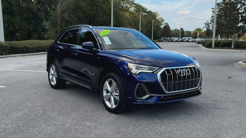 2023 Audi Q3 Premium Plus 45 TFSI photo 2