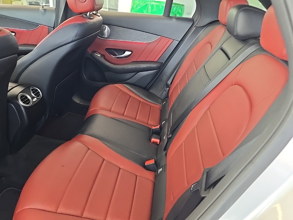 2020 Mercedes Benz GLC 300 4MATIC photo 4