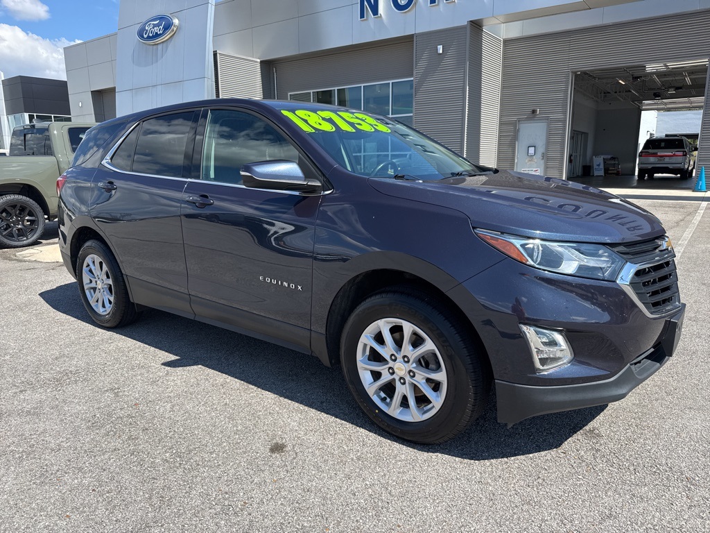 2018 Chevrolet Equinox LT photo 2