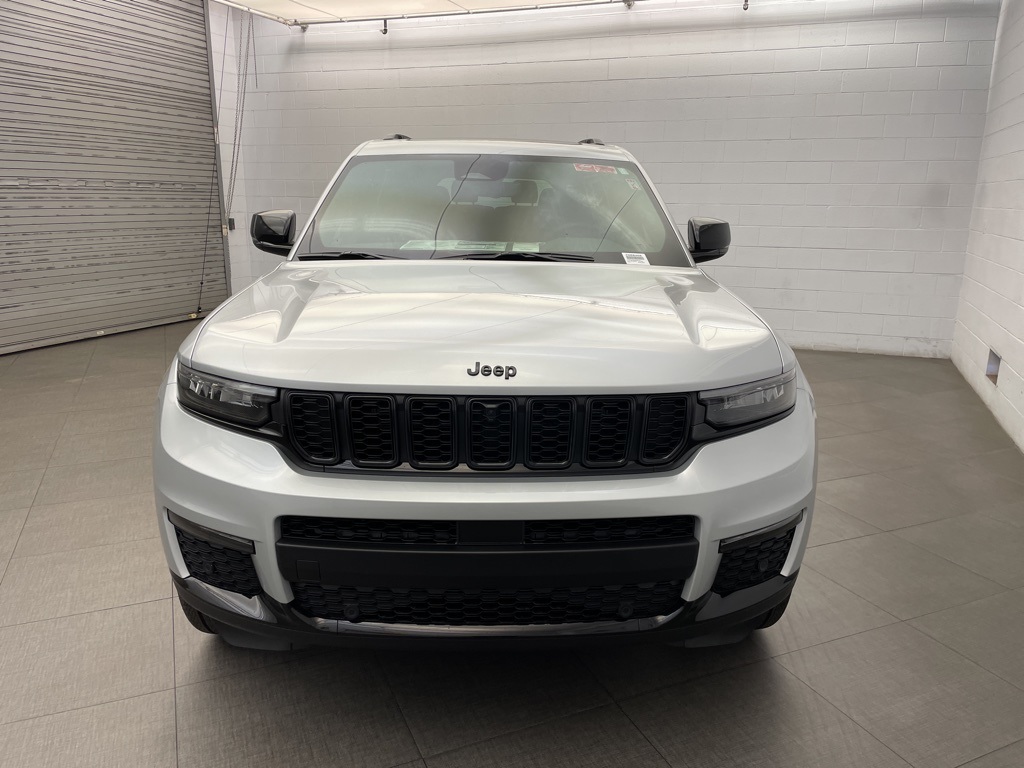 2025 Jeep Grand Cherokee Limited photo 6