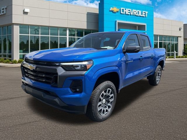 2024 Chevrolet Colorado LT photo 2